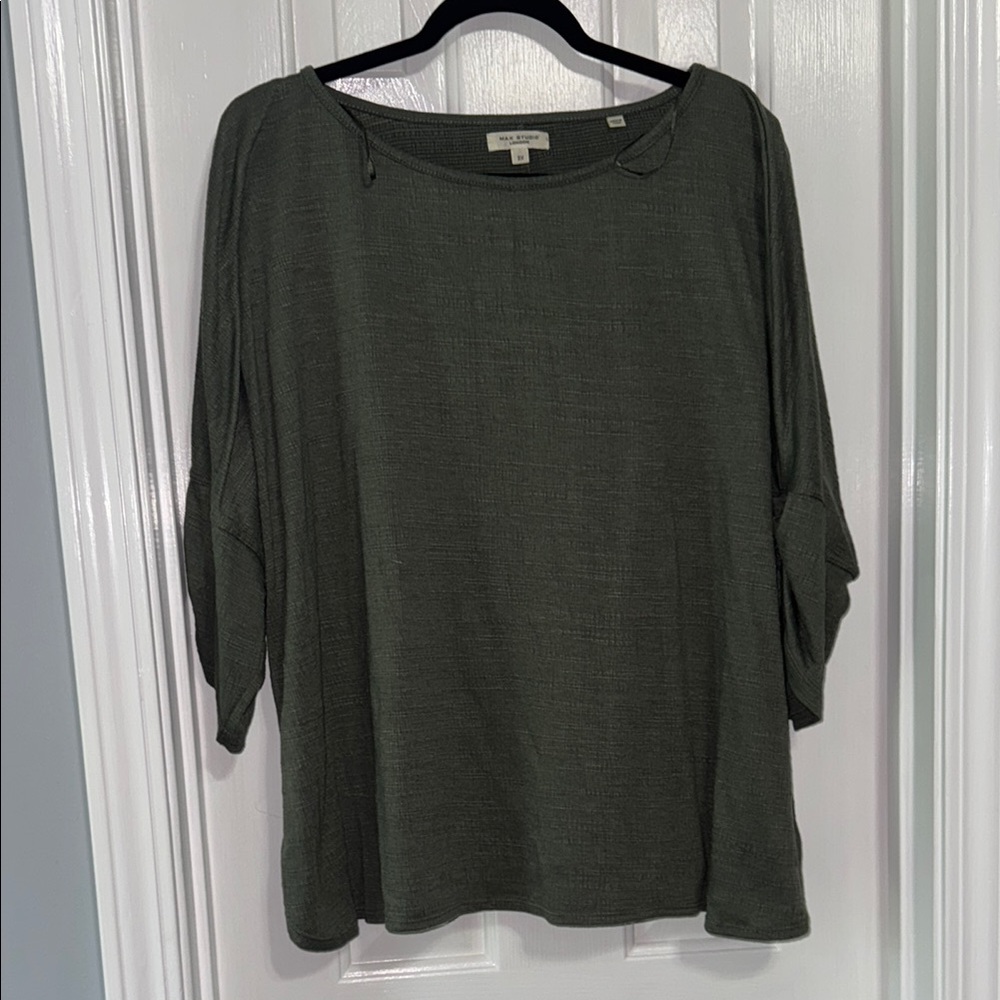 Max Studio Women's Green Top